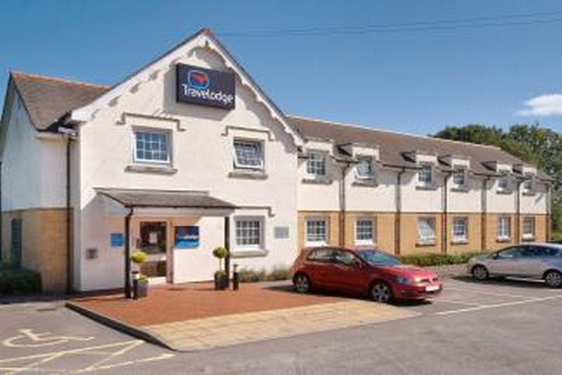 Travelodge Cardiff Airport Exteriör bild