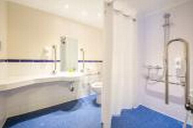 Travelodge Cardiff Airport Barry Exteriör bild